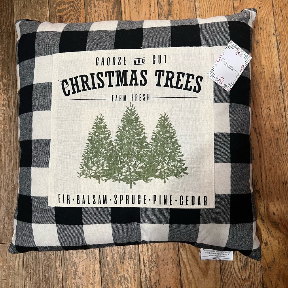 Farmhouse/Country Buffalo Print Christmas Print Tree Pillow, NWT